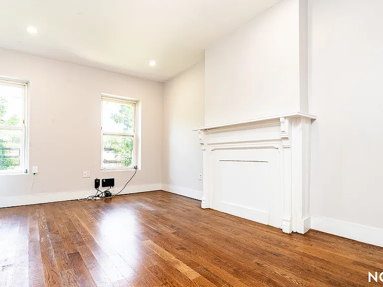 135 Decatur St #3R — Photo 2