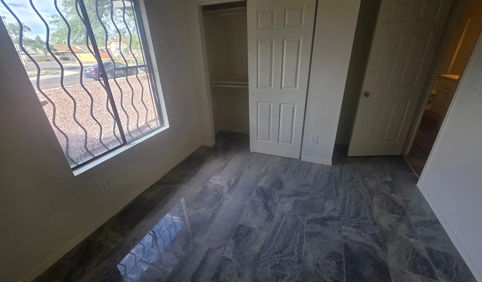 3 bed, 1402 sqft, $2,300 — Photo 2