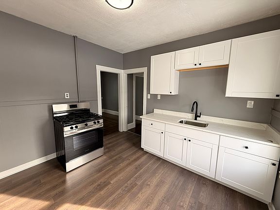 2nd image of 181 Norfolk St #1