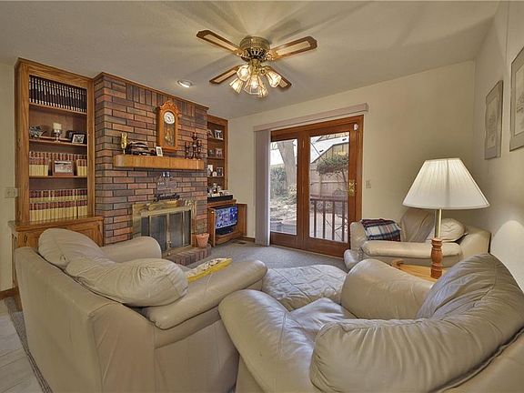 5th image of 1712 Chaparral Ln