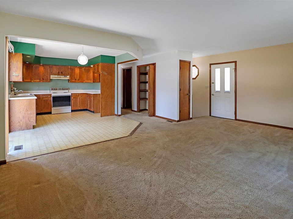 22102210 W Huntington Dr Quincy IL Zillow