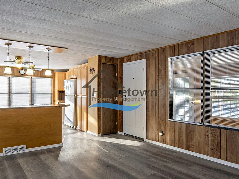 563 Terry Trl — Photo 7