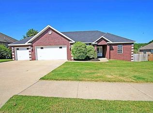 409 NW Saddlebrook Dr, Bentonville, AR 72712
