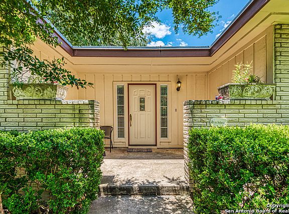 3rd image of 17303 Springhill Dr