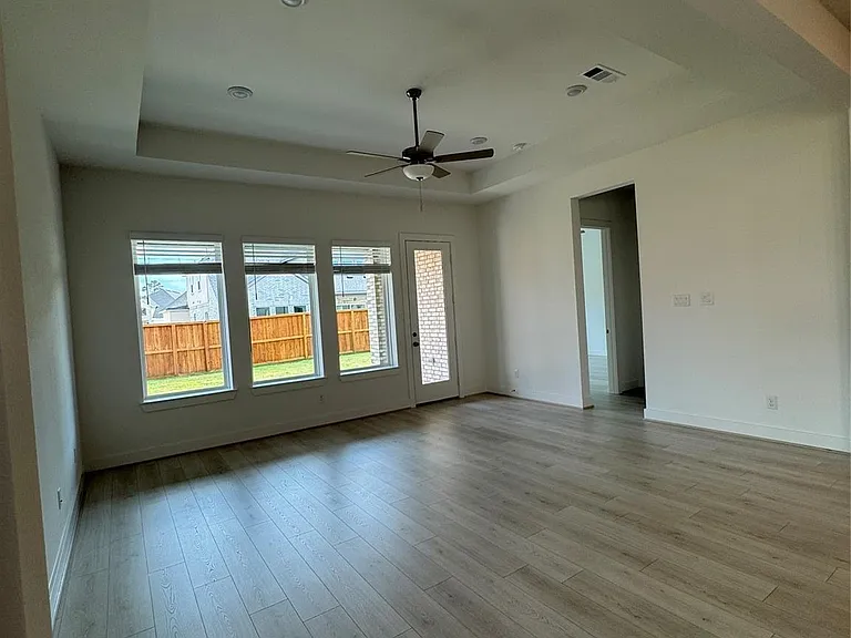 7129 Carriage Light Dr — Photo 24