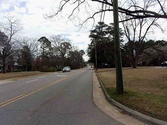 Exterior Neighborhood (street photo)