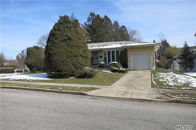1st image of 18 Jo Ann Dr