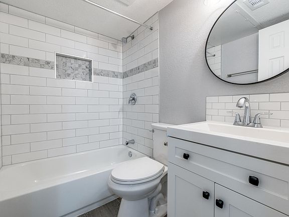 2nd image of 4427 Holland Ave APT 104