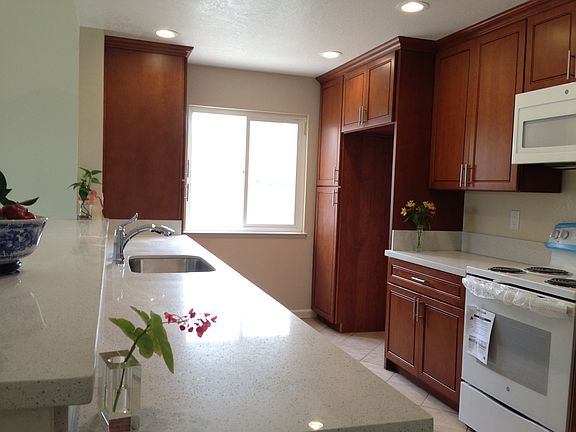 3rd image of 32216 Olney Ct
