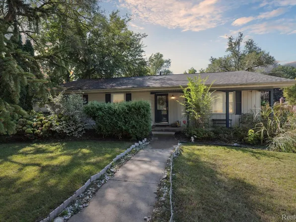 12900 Lake Point Pass, Van Buren Township, MI 48111