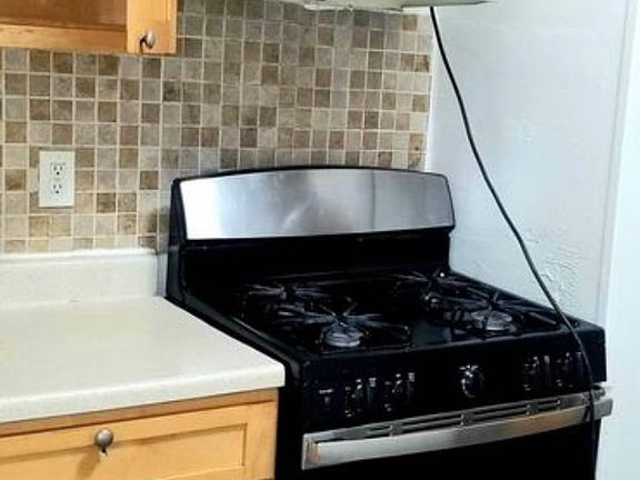 4th image of 40-12 Parsons Blvd #1B