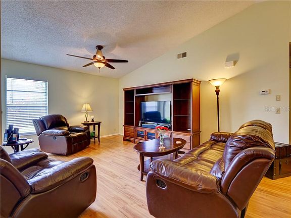 4th image of 2476 Whispering Maple Dr