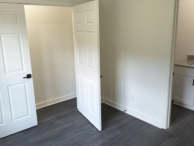 1510 Brownwood Ave #A — Photo 8