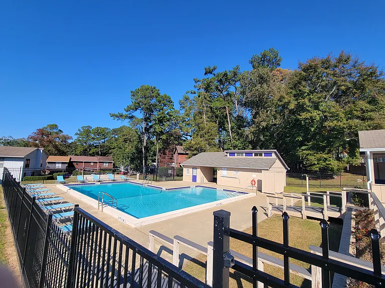 698 Timberwood Cir E — Photo 15