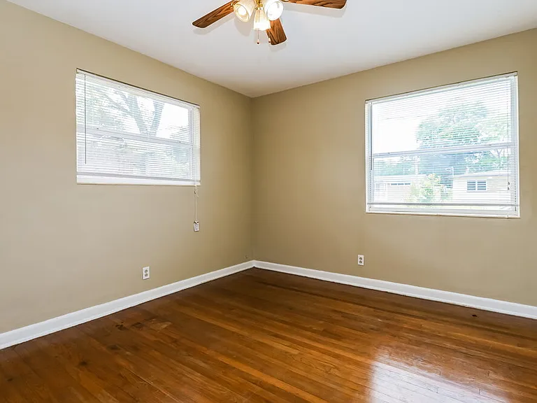 2615 Ligustrum Rd — Photo 20