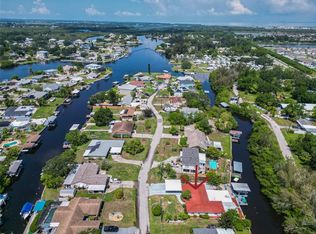 805 White Heron Blvd, Ruskin, FL 33570