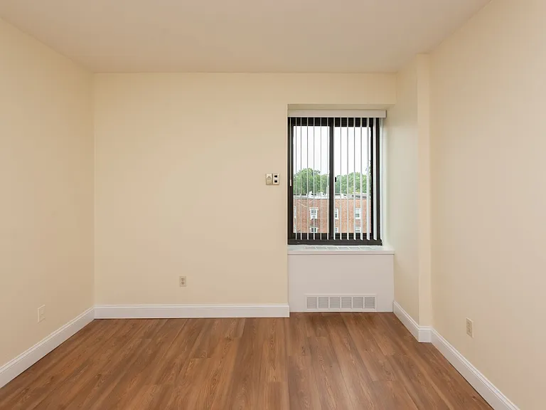 Lakewood Apartments — Photo 54