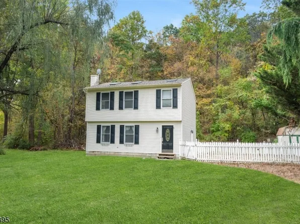 1 W Shore Dr, Vernon Twp., NJ 07462