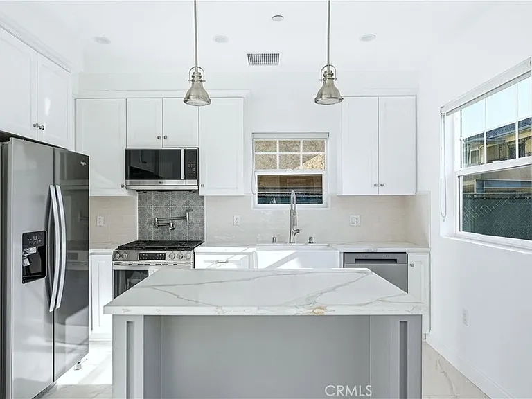 10538 La Reina Ave #4 — Photo 48