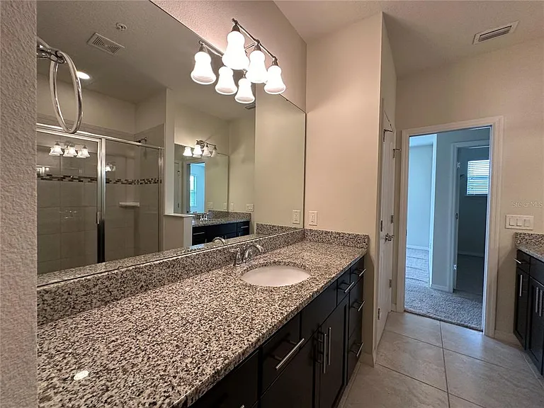 527 Piazza Point — Photo 29