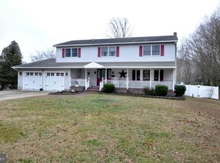 6 Holly Ln, Blackwood, NJ 08012