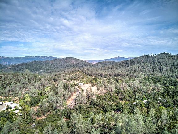 3rd image of Shasta Park Dr
