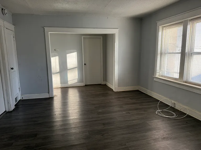 138 N Lawn Ave #1S — Photo 8