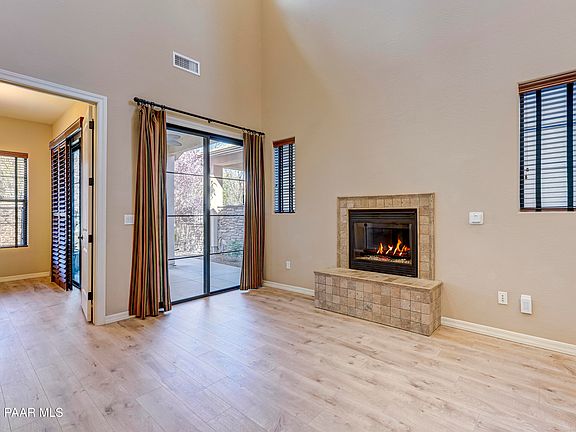4th image of 1894 Kensington Ct