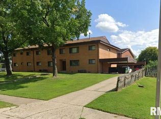 2301 Cherry Hills Dr, Springfield, IL 62704