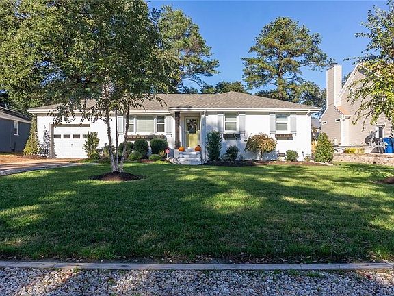 2nd image of 2944 Lynnhaven Dr