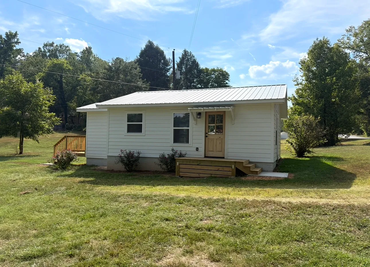 2 bed, 670 sqft, $1,400 — Photo 1