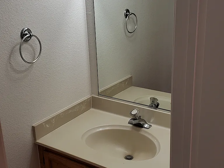 2566 Valerie Ct — Photo 11