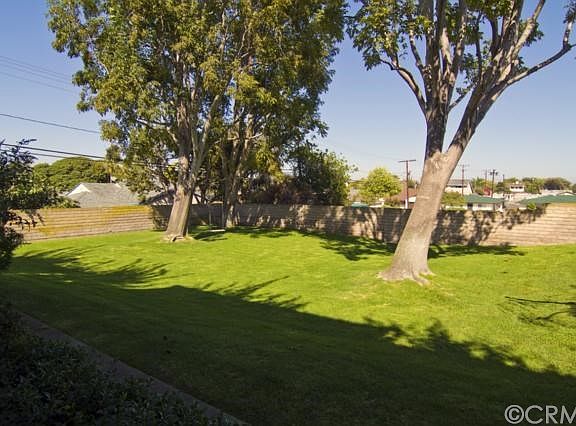 3rd image of 3415 Artesia Blvd