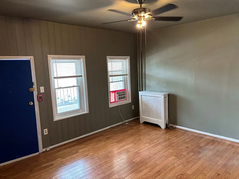 213 Green Ln — Photo 14