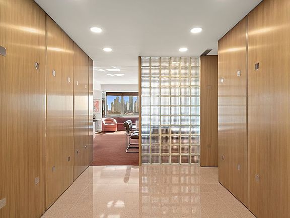 4th image of 25 Sutton Pl S APT 18M
