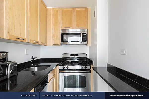 Rented by The Blueground | media 28