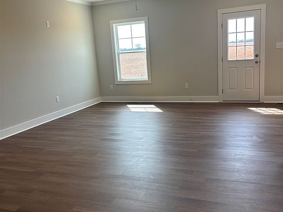 3rd image of 605 Victoria Way