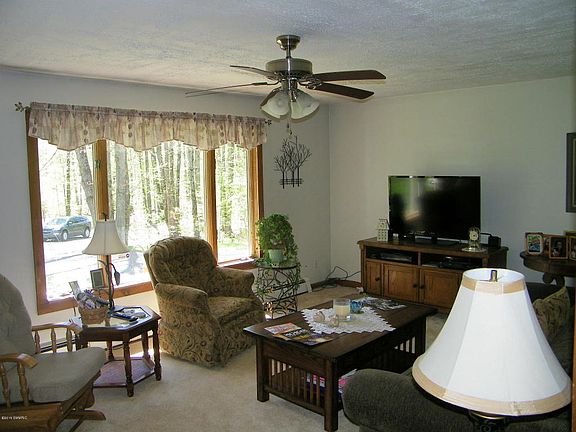 2nd image of 5016 N Cottonwood Ave