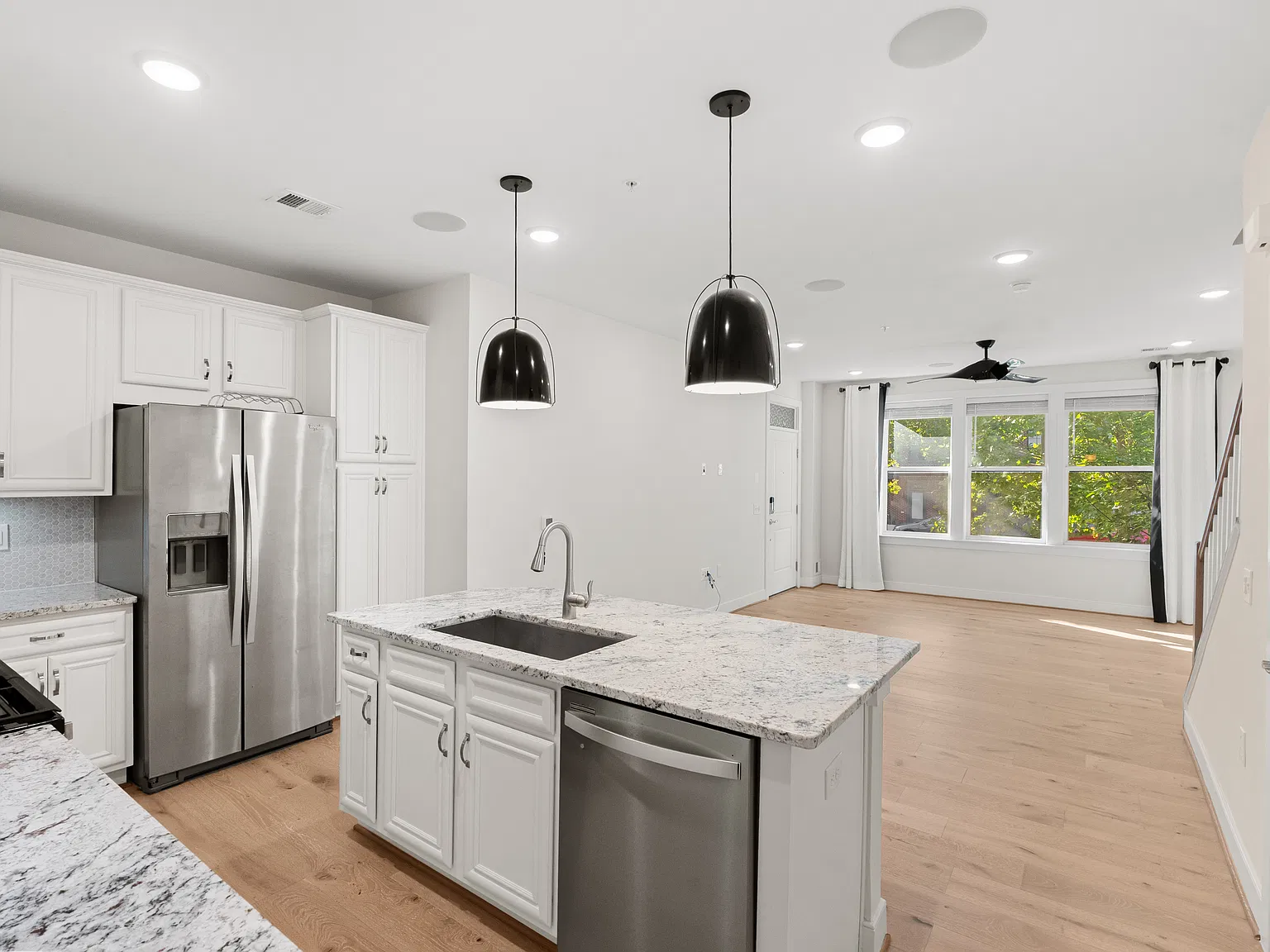 3 bed, 2.5 bath, 1486 sqft, $3,400 — Photo 1