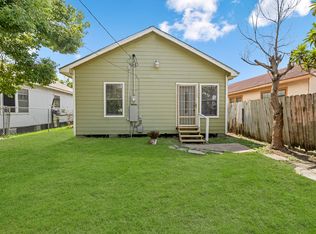 1322 Magnolia St, Baytown, TX 77520