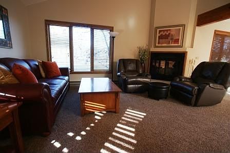 5th image of 544 Saint Andrews Dr