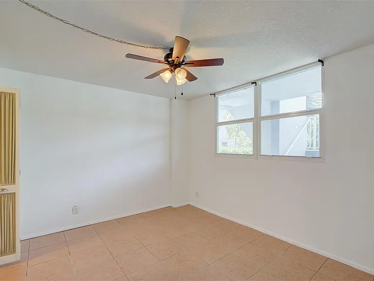 113 Royal Park Dr #1H — Photo 13