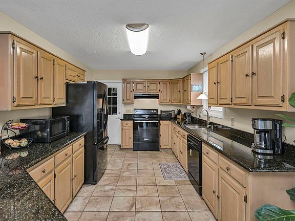 3rd image of 120 Spring Blossom Ln