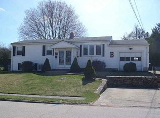 109 Quail Hollow Rd, Cranston, RI 02920