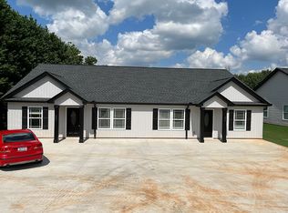 215 Chesley Dr, Simpsonville, SC 29680