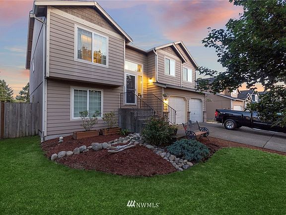 2nd image of 16652 Rainier View Drive SE