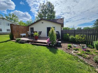 12 Oak Ave SE, Racine, MN 55967