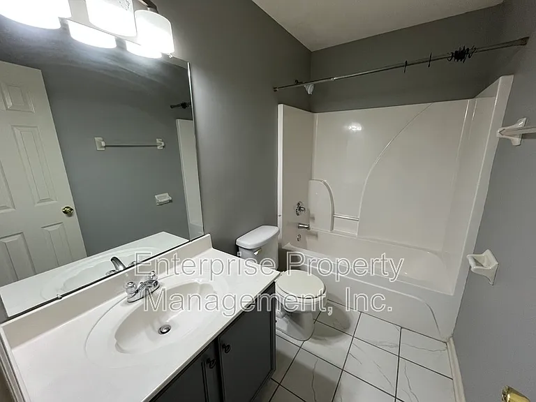6986 Parkbrook Ln — Photo 6