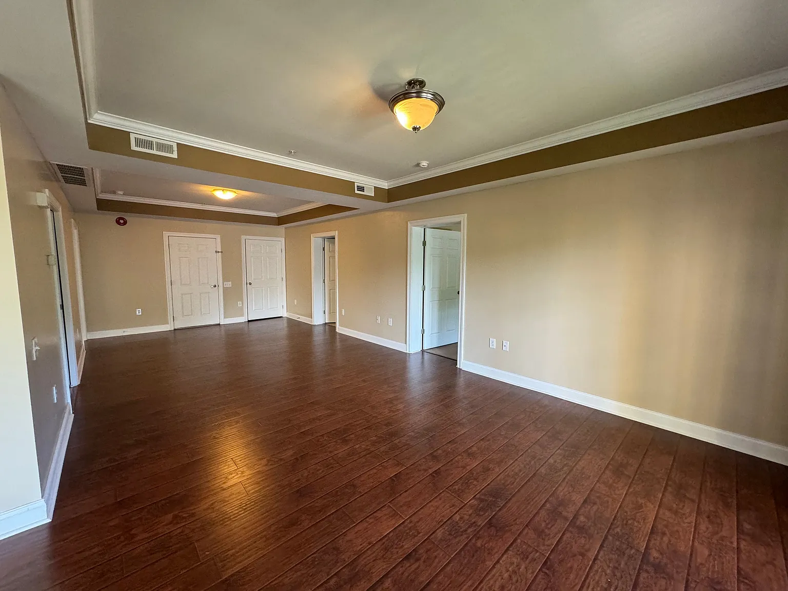 1029 university Ave — Photo 4