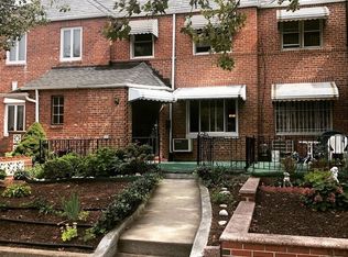 6025 70th St, Maspeth, NY 11378